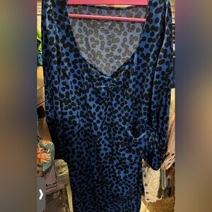 Ava & Viv 1X like new 
Wrap Dress with long sleeves.
smoke free